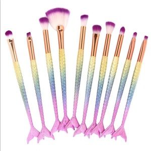 10 Piece Mermaid Fishtail Makeup Brush Set NWT